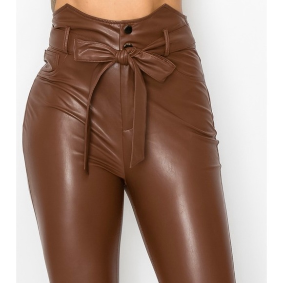 🆕High waisted skinny vegan leather pants - Picture 2 of 4